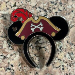2025 WDW Hidden Disney Pin Pirates Ear Headband Ear Hat Hidden Mickey Pin